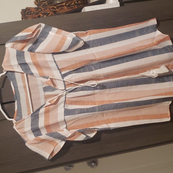 🔥New boutique split neck top - Picture 6 of 9